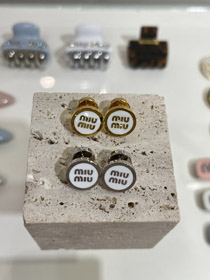 MIUMIU blanc émail lettre métal bouton rond boucles d'oreilles-3892  